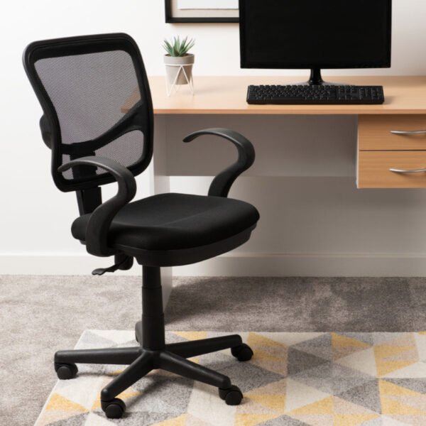 computer chair with arms in UK